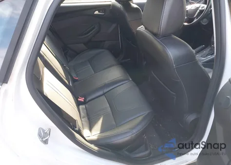 2014 Ford Focus Titanium из США, поврежденный, VIN 1FADP3J21EL367595